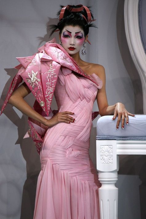 John Galliano for The House of Dior, Spring/Summer 2007, Haute Couture John Galliano 2007, Christian Dior 2007, John Galliano Dior, Galliano Dior, Dolly Fashion, Mode Kimono, Dior Collection, Runway Fashion Couture, Christian Dior Haute Couture