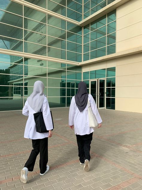 Medschool 👩‍⚕️ Hijabi Doctor Aesthetic, Hijabi Dentist, Hijab Doctor Outfit, Hijabi Doctor Outfit, Hijabi Doctor, Hijab Doctor, Doctor Motivation, Dental Aesthetic, Doctor Girl