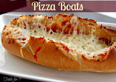 Pizza Boats Pizza Boats, Pizza Snacks, Eat Pizza, Snacks Für Party, French Bread, A Pizza, Deep Dish, I Love Food, Love Food