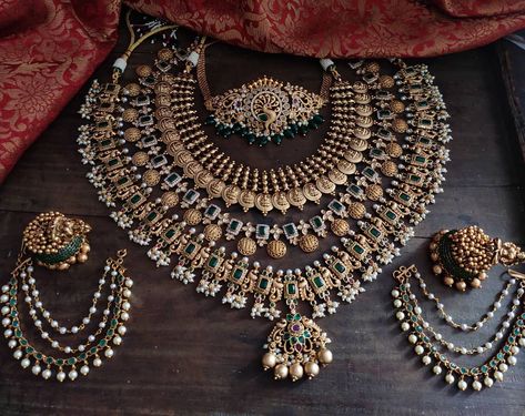 Kundan Jewellery Bridal India Jewelry, Antique Bridal Jewelry South Indian, Latest Indian Bridal Jewelry Sets, Indian Jewelry Sets Gold, Green Bridal Jewellery Set, Bridal Jewellery Set Indian, Green Bridal Jewellery, Full Bridal Jewellery Set, A Lot Of Jewelry