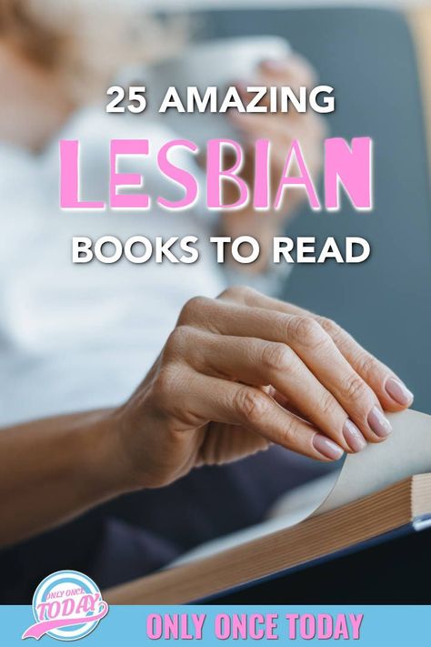 25 Great lesbian stories and books everyone should read - Looking for the perfect lesbian romance novel? Or would you rather read an intriguing lesbian fiction story? We even included a platform where you can find free lesbian books! #LesbianBooks #LesbianStories Best Lesbian Novels, Lesbian Novels, Pictures Girlfriend, Lesbian Romance Books, Lesbian Books, Lesbian Stories, Lgbt Book, Jeanette Winterson, Fiction Story