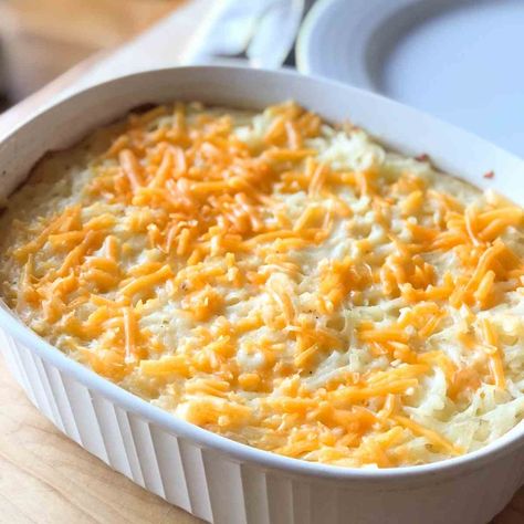 These dairy and gluten free cheesy potatoes are really easy to make but perfect for a special occasion! Your whole family will love them! Gluten And Dairy Free Hashbrown Casserole, Dairy Free Potato Casserole Recipes, Dairy Free Cheesy Potato Casserole, Gluten Free Dairy Free Cheesy Potatoes, Gluten Free Dairy Free Hashbrown Casserole, Gluten Free Cheese Potatoes, Gluten Free Cheesy Potatoes Crockpot, Lactose Free Thanksgiving Recipes, Alpha Gal Recipes Breakfast