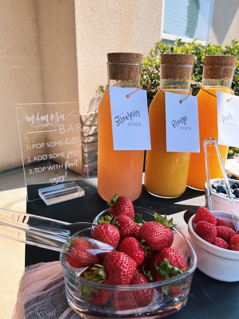 Makeup And Mimosas Party, Mimosa Set Up, Juices For Mimosa Bar, Mimosa Bar Set Up, Mimosa Bar Bridal Shower Decor, Mimosa Bar Ideas, Cabana Party, Mimosa Party, Bridal Shower Drinks