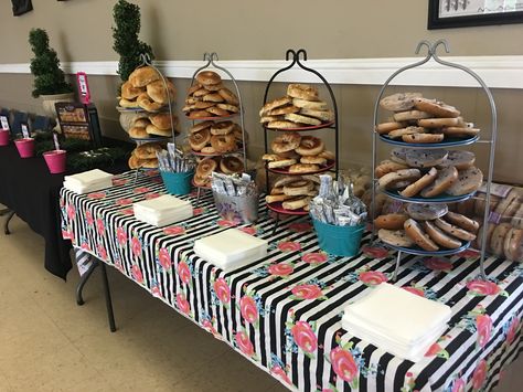 Grandparents Day Breakfast At School, Pastries With Parents Ideas, Muffins With Mom Decorations, Muffins With Mom Ideas Preschool, Muffins With Mom, Muffins For Mom, Teacher Appreciation Breakfast, Teacher Breakfast, Pta Events