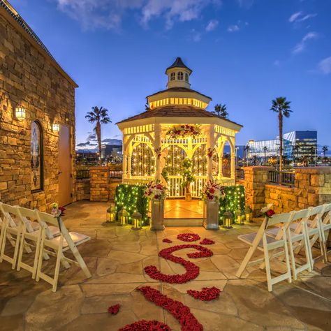 Best Wedding Chapels In Las Vegas, Las Vegas Wedding Venues Cheap, Bliss Wedding Chapel Las Vegas, Las Vegas Wedding Venues, Las Vegas Cheap, Vegas Trip Planning, Spooky Wedding, Vegas Wedding Venue, Las Vegas Wedding Venue