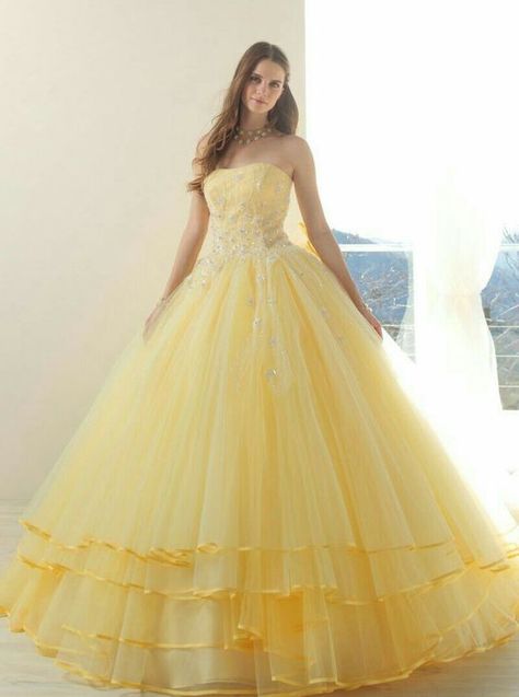 Dios te llama princesa, porque eres tú misma.... Village Dress Aesthetic, Yellow Wedding Dress The Bride, Yellow Wedding Dress, Quinceañera Dresses, Yellow Dresses, Indian Gowns Dresses, Cute Prom Dresses, Bridal Dress Design, Pretty Prom Dresses