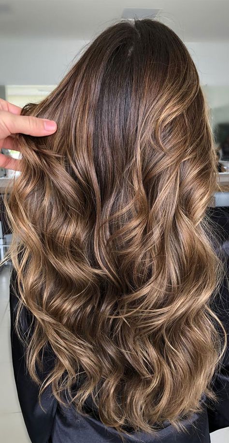 Hair Colors Light Brown, Hair Color Ash Brown, Hair Colors Balayage, Chocolate Balayage, Younger Hair, Balayage Hair Caramel, Medium Brown Hair, Caramel Hair, Hair Ombre