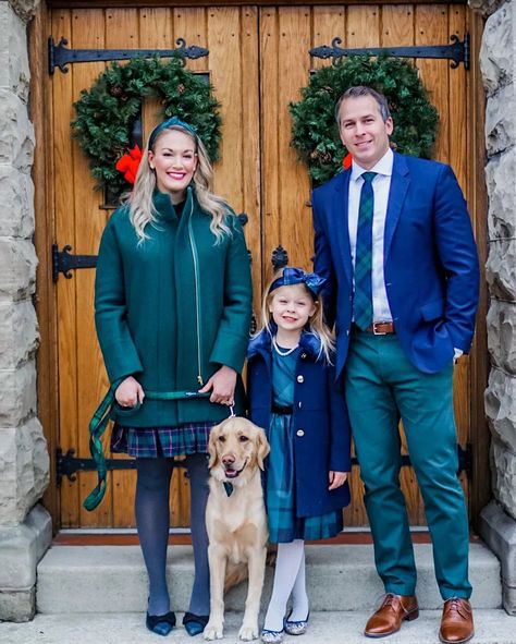 Tartan Family Christmas Pictures, Preppy Winter Style, Preppy Holiday Outfit, Plaid Christmas Outfit, Christmas Pictures Family, Matching Outfits Christmas, Christmas Picture Ideas, Family Holiday Outfits, White Christmas Outfit