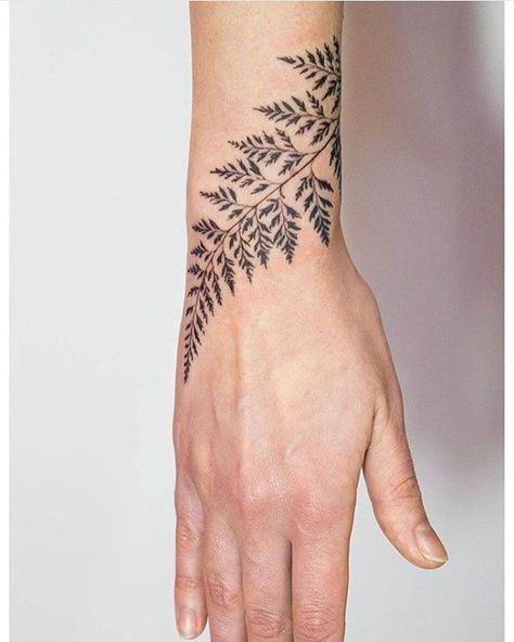 Fern Tattoo, Flower Wrist Tattoos, Wrist Tattoos For Guys, Inspiration Tattoo, Inspiration Tattoos, Wrist Tattoos For Women, Botanical Tattoo, Tattoo Bracelet, Nature Tattoos