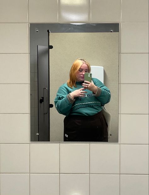 Teal jumper and gold rings plus size body positivity fashion aesthetic Teal Plus Size Cardigan, Grid Wall, Wall Aesthetic, Porto Portugal, Big Girl, Fashion Aesthetic, Body Positivity, Jumper, Gold Rings