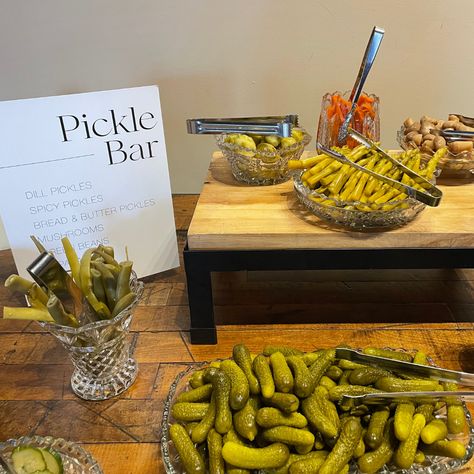 For our eco-conscious couples, we always recommend our pickle bar! We are talking more than just cucumbers, with an assortment of locally sourced produce that have been brined and pickled by yours truly. Not only is it a great way to showcase local farms, but it's also a light and refreshing way to celebrate summer. Ready to get your pickle on? Pickle Display, Wedding Pickle Bar, Pickle Bar Wedding, Pickle Bachelorette Party, Pickle Charcuterie Board, Pickle Bar, Pickle Bar Ideas, Pickle Board, Pickle Platter