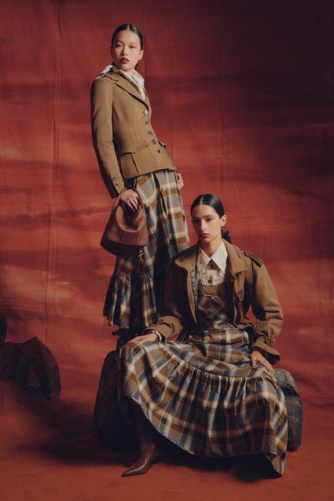 Antonio Marras Pre-Fall 2024 [PHOTOS] Fall 2024 Fashion, Opera Coat, Macrame Lace, 2024 Fashion Trends, Antonio Marras, Summer Cool, Fall Plaid, Trending Fashion Outfits, Print Trends