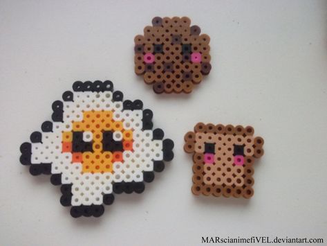 Kawaii Perler Beads Ideas Easy Cute Food, Hama Beads Food, Perler Bead Food, Food Perler Beads, Cute Hama Bead Ideas, Perleplader Ideas Cute, Melty Beads Ideas, Cute Perler Beads Designs, Pisla Ideas