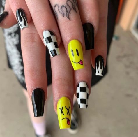 (not mine) Vans Nails Designs, Smiley Face Checkered Nails, Nascar Nails Designs, Checkboard Nails, Checkered Flag Nails, Checker Board Nails, Checkers Nails, Vans Nails, Checkered Nail Designs