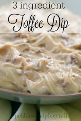 Easy 3 Ingredient Toffee Dip for Apples is a perfect fall recipe! Cream Cheese Toffee Dip, Dips For Apple Slices, Fruit Dip With Toffee Bits, Fruit Dip With Cream Cheese Toffee Bits, Toffee Cream Cheese Dip, Easy Fall Dips Recipes, Dip For Graham Crackers, Dip For Apples, Toffee Apple Dip