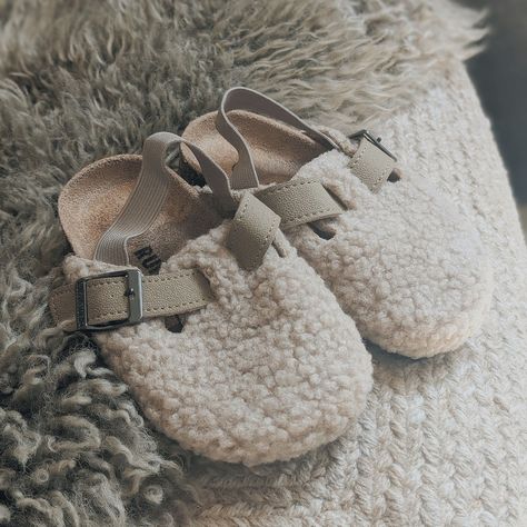 Our Sherpa Teddy Clogs are this season's go-to shoe! Combining comfort and style, these adorable clogs will carry your little one through endless adventures. 🧸⁠ ⁠ #clogs #springshoes #kidsfootwear #summer #sandals Summer Sandals, Spring Shoes, Kid Shoes, Little One, Clogs, Carry On, Sandals, On Instagram, Quick Saves