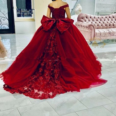 Quince Planning, Burgundy Quinceanera Dresses, Xv Dresses, Quince Themes, Quinceanera Dresses Gold, Quinceanera Themes Dresses, Red Quince, Quince Dresses Mexican, 15 Dresses Quinceanera