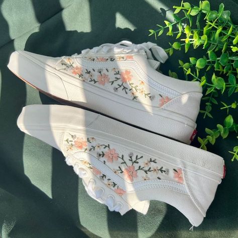 Custom Vans Shoes Vans Custom Ideas, Pink Flower Garden, Wedding Vans, Embroidered Vans, Custom Vans Shoes, Embroidered Sneakers, Light Pink Flowers, Flower Shoes, Embroidered Shoes