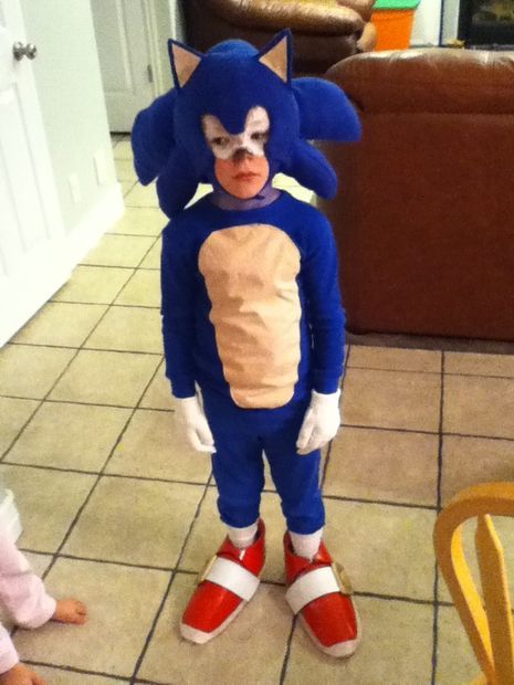 sonic cosplay Sonic Costume, Blue Hedgehog, Last Christmas, My Son, Sonic, The House, Running