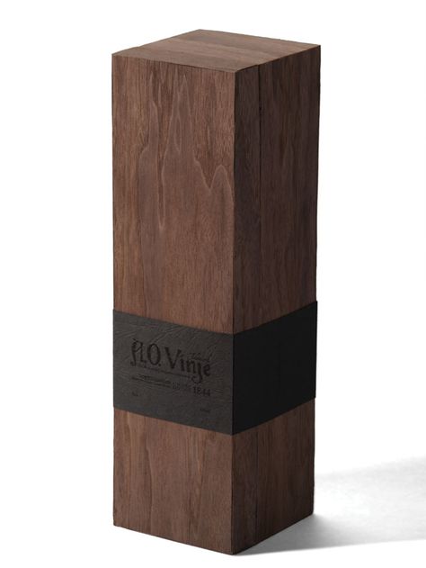 A.O. Vinje Gin Wood Packaging Design, Packaging Box Design, Student Spotlight, Luxury Box Packaging, Wood Packaging, Luxury Packaging Design, Jar Packaging, Bottle Design Packaging, Trophy Design