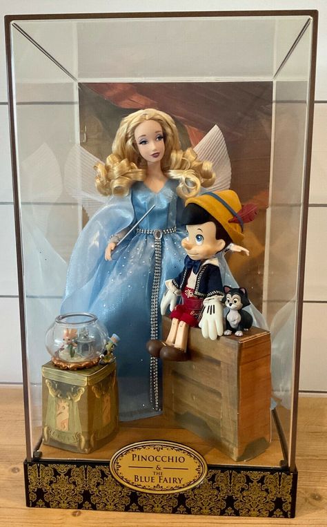 DISNEY STORE D23 2017 EXPO Pinocchio Blue Fairy Fairytale Doll New LE 0394/1023 - $1,195.95. À VENDRE! Pinocchio & Blue Fairy. Fairytale Series Doll Collection. Beautiful doll set. Doll set pictured is the one you will receive! 154772832219 The Blue Fairy, Disney Barbie Dolls, Barbie Doll Set, Disney Princess Dolls, Disney Collector, Disney Figurines, Mattel Dolls, Blue Fairy, Beautiful Barbie Dolls