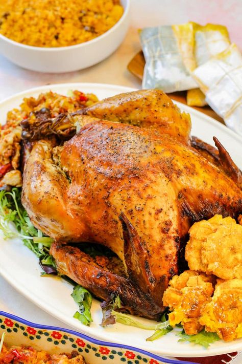 Puerto Rican Thanksgiving, Turkey Marinade, Roasted Turkey Recipe, Pork Roast In Oven, Boricua Recipes, Pork Shoulder Roast, Oven Roasted Turkey, Thanksgiving Dinner Recipes, Drink Inspiration