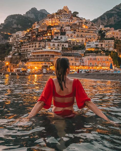 Amalfi Coast Travel Guide, Incredible Landscapes, Capri Italia, Positano Beach, Amalfi Coast Travel, Italy Pictures, Nature Architecture, Positano Italy, Italy Summer