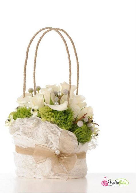 perfect for the little flower girls Flower Handbag, Flower Purses, Board Wedding, Floral Handbags, Fairy Decor, Modern Flower Arrangements, Floral Purse, Floral Bags, Flower Bag