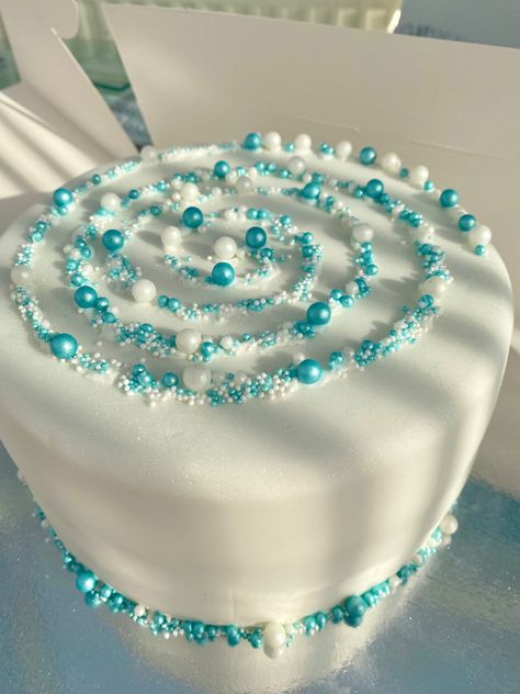 Turquoise Cake Ideas, Turquoise Sweet 16, Teal Birthday Cake, Turquoise Wedding Cake, Aqua Cake, 18th Ideas, Teal Cupcakes, Turquoise Cake, Teal Cake