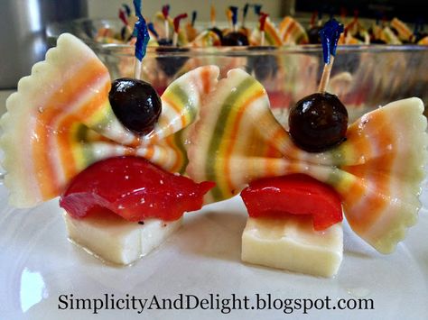 Simplicity and Delight: Tasty Appetizer - Bow Tie Pasta Stacks Bow Tie Appetizers, Bow Tie Party Food Ideas, Bowtie Pasta Appetizers, Bow Tie Pasta Appetizers, Bow Tie Antipasto Bites, Pasta Appetizers, Living Room Refresh, Bow Tie Pasta, Skewer Appetizers