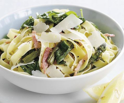 Fettuccine with ham, spinach and asparagus Christmas Ham, Food Gallery, Sprout Recipes, Leftover Ham, Ham Recipes, Sugar Snap Peas, Xmas Food, Spice Recipes, Cream Recipes