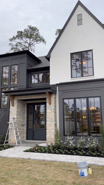 Black Dream House, Concrete House Exterior, Lights Video, Modern Exteriors, Gable House, House Front Porch, Paint Color Ideas, House Remodeling, Construction Ideas