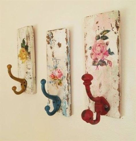 Hat Rack Ideas, Diy Hat Rack, Săpunuri Handmade, Decorative Wall Hooks, Decoupage Diy, Decoupage Furniture, Shabby Chic Crafts, Hat Rack, 자수 디자인