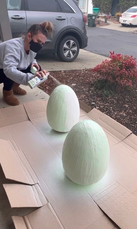 DIY Giant Porch Easter Eggs (Grandin Road Dupe) - Sunrise Valley Farm Co Big Egg Diy, Spring Decorations Outdoor, Front Yard Easter Decor, Diy Outdoor Home Decor, Large Outdoor Easter Eggs, Outside Easter Decorations Yards, Easter Egg Tree Outdoor, Diy Outside Easter Decorations, Easter Outdoor Decorations Diy