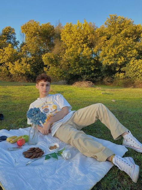 Picknick Outfit Men, Spring Picnic Outfit Men, Mens Picnic Outfit, Picnic Outfit Ideas Men, Guys Picnic Outfit, Picnic Outfit For Men, Picnic Aesthetic Outfit Men, Picnic Date Outfit Men, Pink Outfit For Men