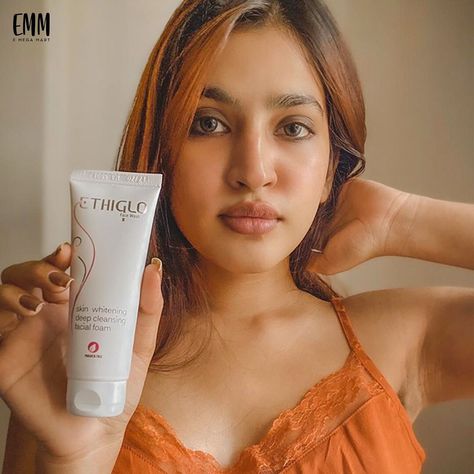 Love the way @divasrishti got her clean and makeup-free skin.😍 ETHIGLO Skin Whitening Face Wash helps to Lightens the skin tone and reduces blemishes. Keeps skin moist and hydrated all day & Helps in removing dark spots and dead skin cells - sʀɪsʜᴛɪ ʀᴀᴊᴘᴜᴛ You also can get glowing skin. #Ethiglofacewash #ethiglo #emm_skincare #emegamart #onlineshop #oily #skincare #acne #oilyskin #dry #skin #facial #beauty #antiaging Face Wash For Glowing Skin, Korean Face Wash For Oily Skin, Best Face Wash For Normal Skin, Ethiglo Face Wash, Dry Skin Facial, Mamaearth Face Wash, Skincare Acne, Oily Skincare, Skin Facial