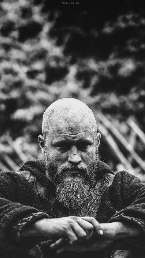 Ragnar Lothbrok Haircut, Ivar Vikings, Ragnar Vikings, Viking Wallpaper, Norse Legend, Ragnar Lothbrok Vikings, King Ragnar, Bracelet Arm, Arm Ring