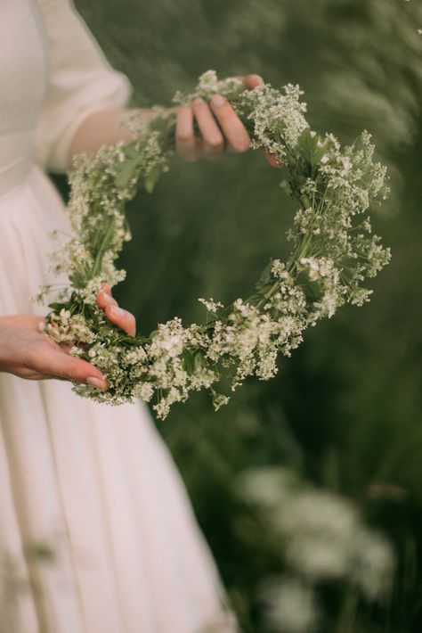 Flower Aesthetics, A Clothes Horse, Hawthorn Tree, Crown Aesthetic, Beltane, Witch Aesthetic, Cottagecore Aesthetic, Spring Aesthetic, Summer Solstice