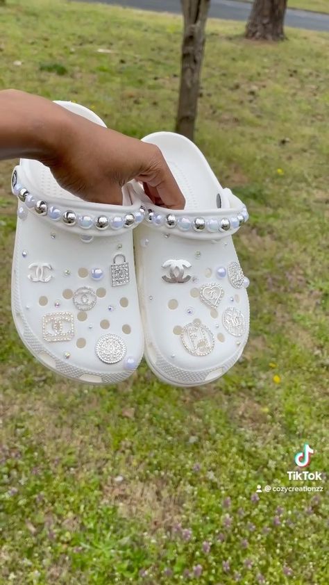 Wedding Crocs For Bride, Bride Crocs, Bridal Crocs, Wedding Crocs, Crocs Custom, Bride Shoes Flats, Micro Pig, Crocs Ideas, Micro Pigs