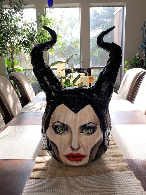 Malificent Pumpkin Painting, Descendants Pumpkin Painting, Annabelle Pumpkin Painting, Adams Family Pumpkin Decorating, Maleficent Pumpkin Painting, Horror Movie Painted Pumpkins, Movie Pumpkin Decorating Ideas, Bettle Juice Pumpkin Ideas, Scary Movie Pumpkin Painting