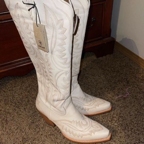 Size 11 White Ariat Casanova Boots Ariat Booties, Western Riding Boots, Ariat Cowgirl Boots, Leather Cowgirl Boots, Paddock Boots, Brown Leather Wedges, Slip Resistant Shoes, Ariat Boots, Ariat Shoes