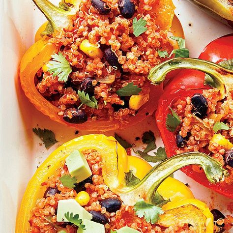 Capsicum Recipes, Quinoa Stuffed Peppers, Quinoa Recipes Healthy, Noodle Salad Recipes, Easy Vegetarian Dinner, Colorful Dishes, Quinoa Healthy, Kayla Itsines, Dairy Free Options