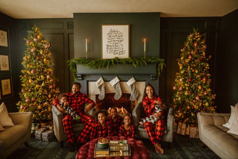 Christmas pictures, XMas pictures with children, family Christmas pictures, Christmas pajamas photo, xmas pajamas photos, Christmas pajamas with toddler Pajama Christmas Pictures Family, Holiday Picture Ideas, Family Holiday Pictures, Christmas Family Photoshoot, Xmas Pajamas, Xmas Pictures, Xmas Photos, Christmas Pj, Family Christmas Pictures