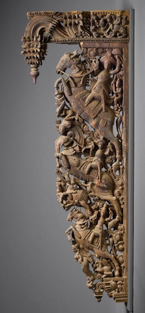 Desain Pantry, Wooden Brackets, Ancient Indian Architecture, Indian Interiors, Indian Home Interior, Pooja Room Door Design, Pooja Room Design, Indian Sculpture, Wood Carving Designs