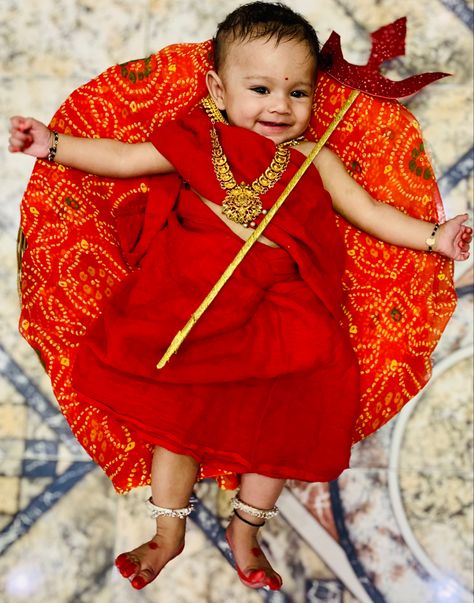 Navratri Kids Photoshoot, Baby Navratri Photoshoot, Navaratri Photoshoot For Baby, Navratri Baby Photoshoot Ideas, Navratri Theme Baby Photoshoot, Durga Photoshoot, Navratri Photoshoot Ideas, Navratri Photoshoot, Simple Photoshoot