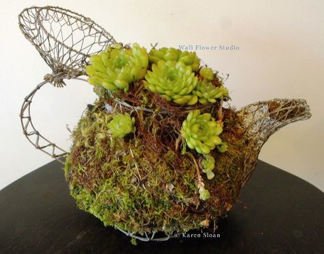 Teapot Ideas, Container Gardening Ideas, Chicken Wire Crafts, Diy Container Gardening, Natural Form Art, Container Garden Design, Indoor Gardens, Flower Studio, Garden Club