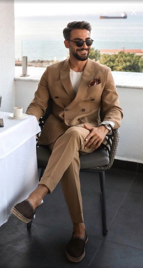 Modern Groom Attire Summer, Mens Summer Wedding Attire, Wedding Guest Outfit Men, Italy Outfits Men, Casual Outfit Summer, Fall Outfits Casual, Italian Mens Fashion, Styling Outfits, Classy Suits