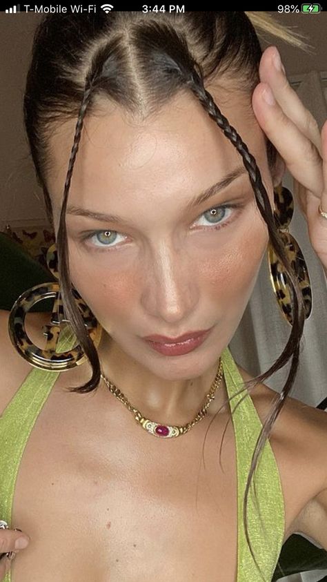 Bella Hadid Necklace, Bella Hadid Jewelry, Bella Hadid, Choker Necklace, Hoop Earrings, Hair Styles, Hair