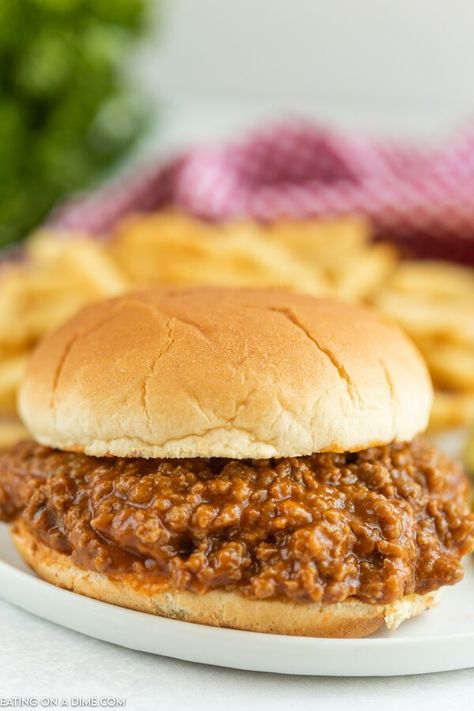 Instant pot sloppy joes recipe is so quick and easy! The flavor is amazing and dinner comes together so fast! Try Sloppy Joes Pressure cooker recipe for a yummy dinner idea. The entire family will love this Easy sloppy joes instant pot recipe! Instant Pot Sloppy Joes, Leftover Sloppy Joes, Easy Sloppy Joes, Cheesy Sloppy Joes, Sloppy Joes Easy, Pressure Cooker Recipe, Winter Cooking, Sloppy Joes Recipe, Pizza Recipes Easy