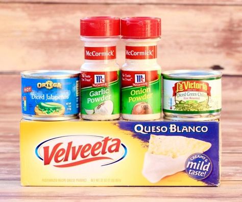 Green Chile Queso, Queso Dip Velveeta, Crockpot Queso, Queso Dip Crockpot, Crockpot Dips, Queso Blanco Recipe, Crock Pot Queso, Velveeta Queso, Queso Blanco Dip